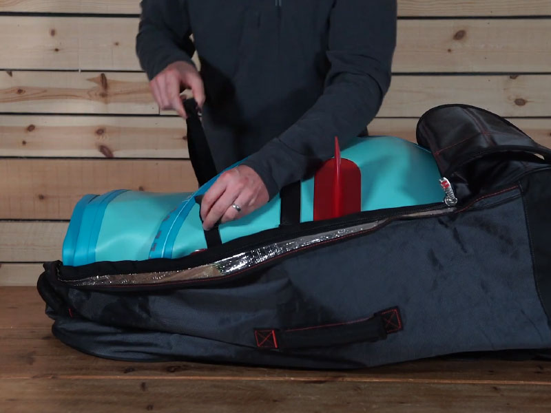 Hogyan csomagold be a SUP-ot a tárolózsákjába? 3